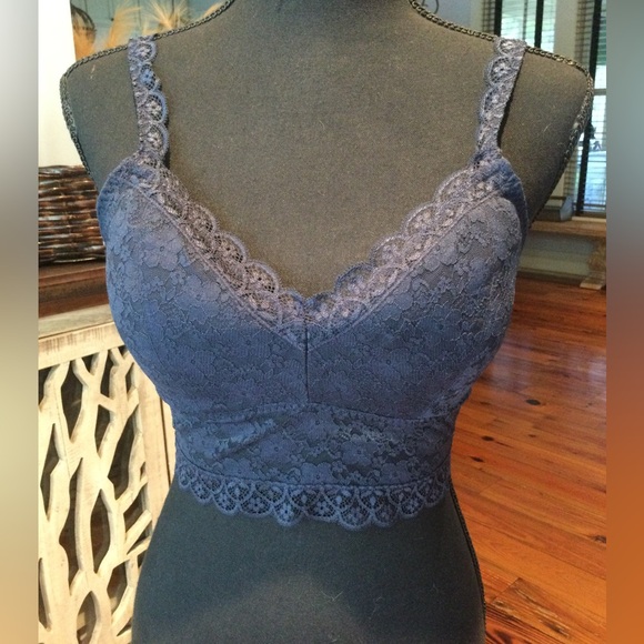 Bundle of 3 like sized bra/bralettes - Picture 4 of 9